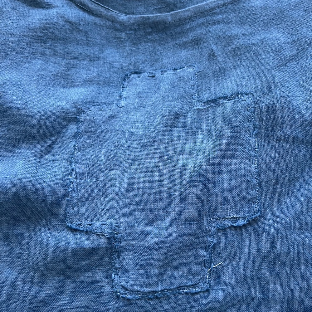 Made in Italy Blue Linen Top with Patch Detail - Picture 2 of 5